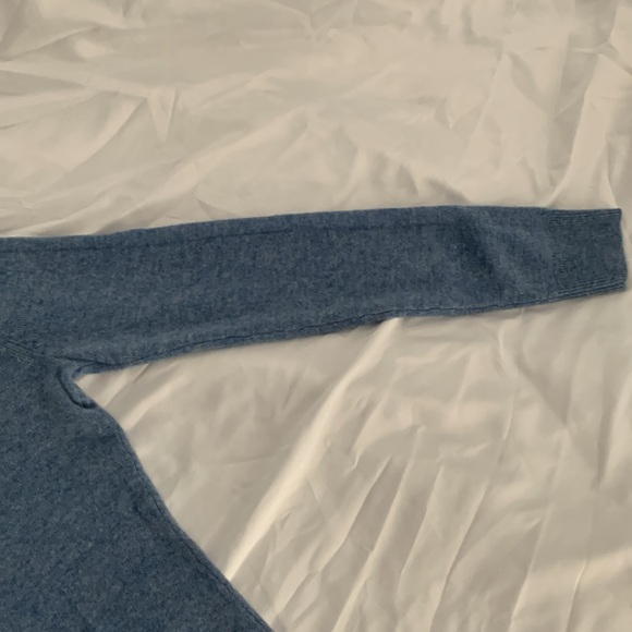 TAHARI 100% 2-ply cashmere V neck sweater size S NWT - Picture 7 of 8